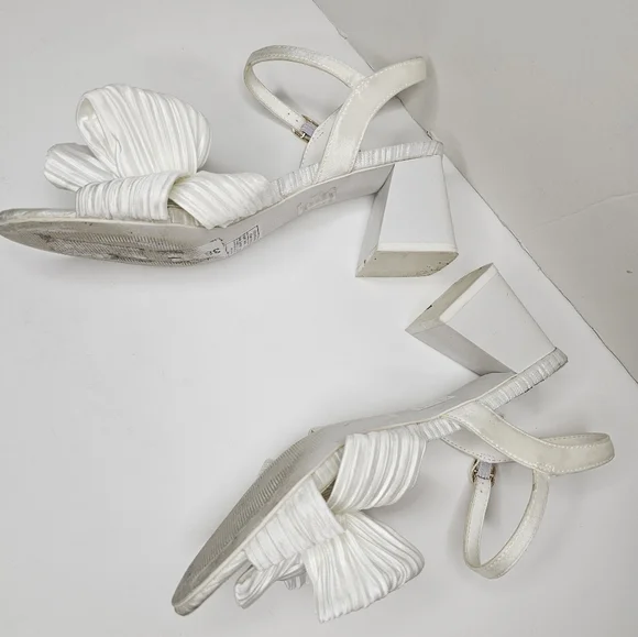 Nine West Open Toe All White Bow Sandal Chunky Heel Size 7.5 - Picture 8 of 15